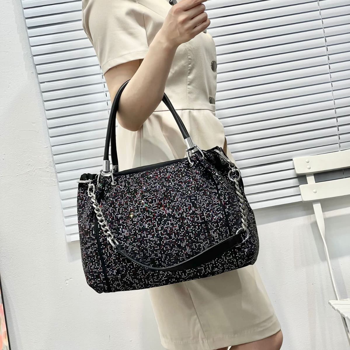 New Arrival Ladies Bag Rhinestone Fashion Chain Bag Shoulder Crossbody Versatile Exquisite Handbag Crystal Tote Bag