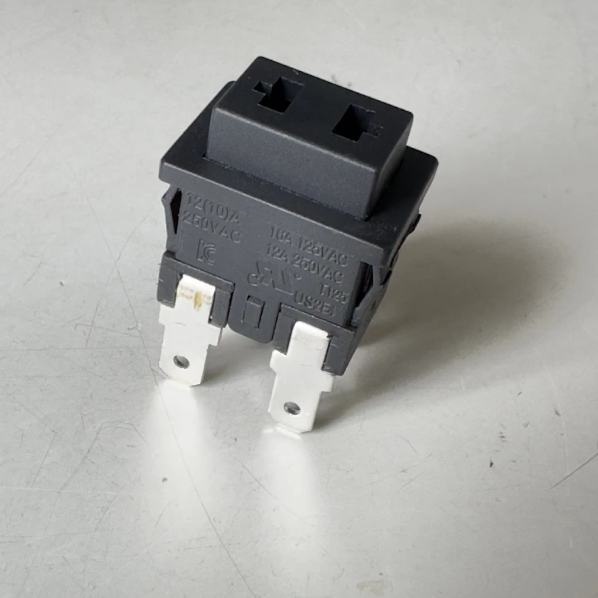 Straight key switches with socket holes, piano key touch button switches, UL TUV certified, intelligent and high-temperature resistant.