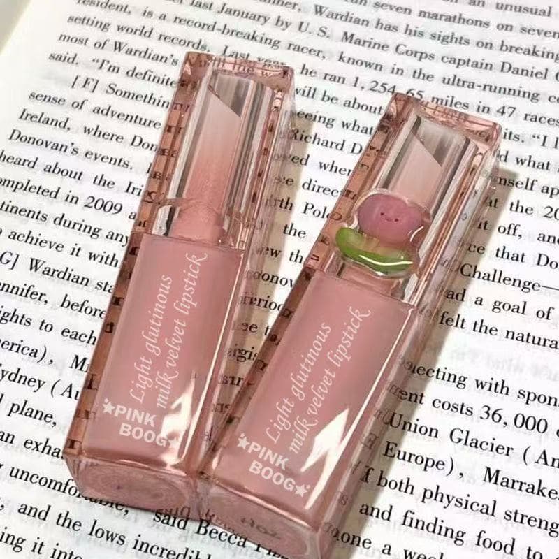 A sweet feeling hits your face! Light European white boiled water milk tea matte matte whitening solid lip glaze for female students without makeup