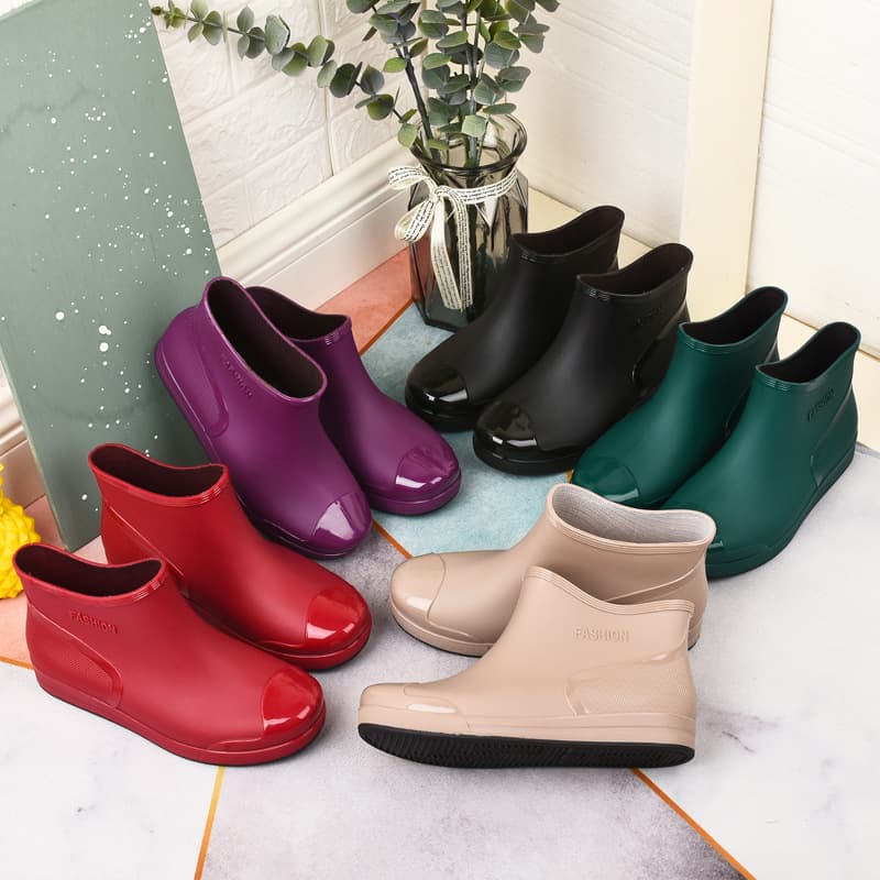 Fashion women's rain boots, low-top short anti-slip fleece-lined water boots, warm shoe covers, comfortable wear-resistant youthful styles