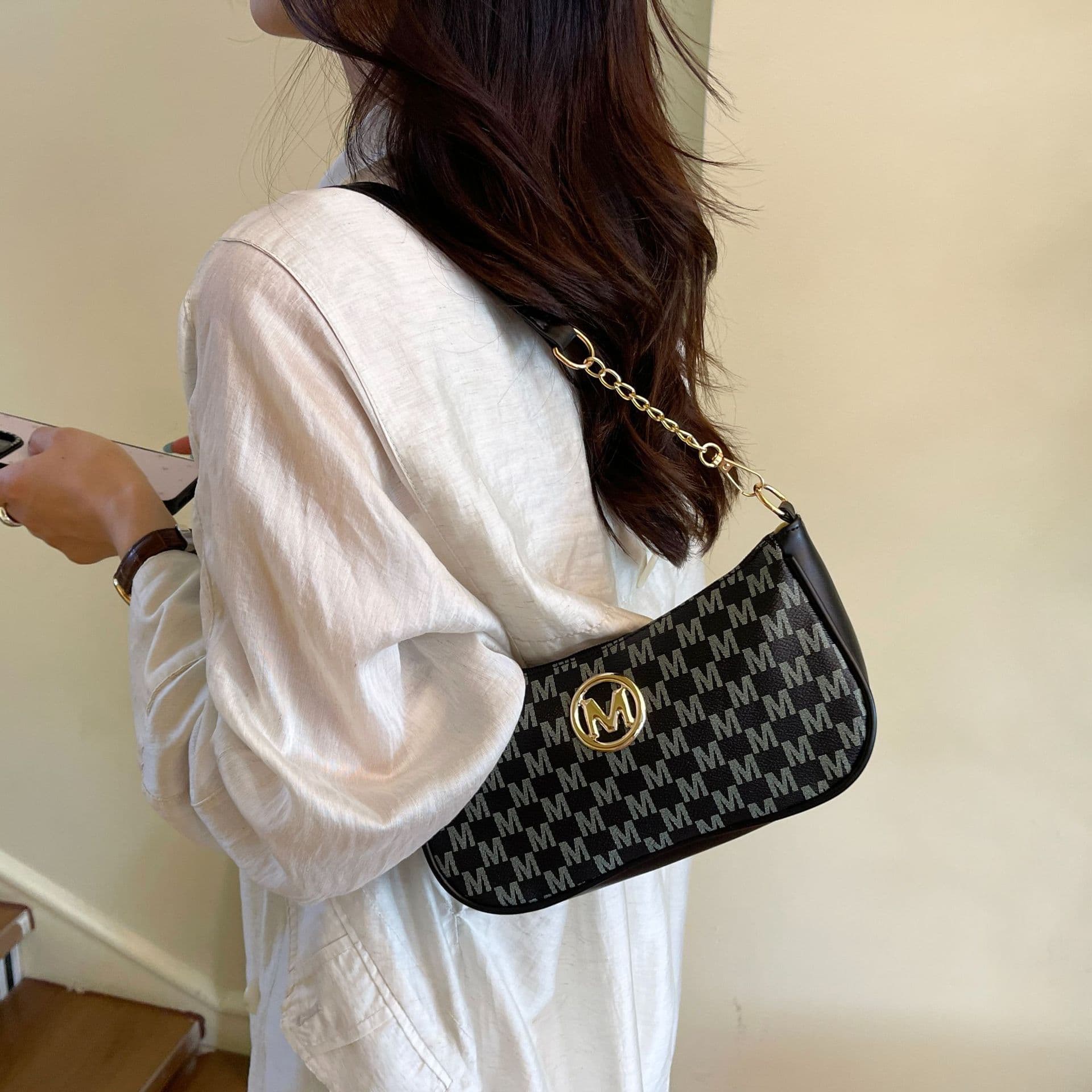 This year's fashionable small bags for women 2026 new niche underarm bags, foreign personality, single shoulder diagonal women's small square bag