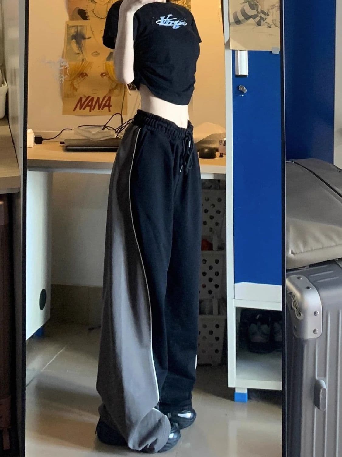 Plus-size sports casual pants for women, autumn/winter color-block straight-leg long pants, loose extra large size wide-leg pants.