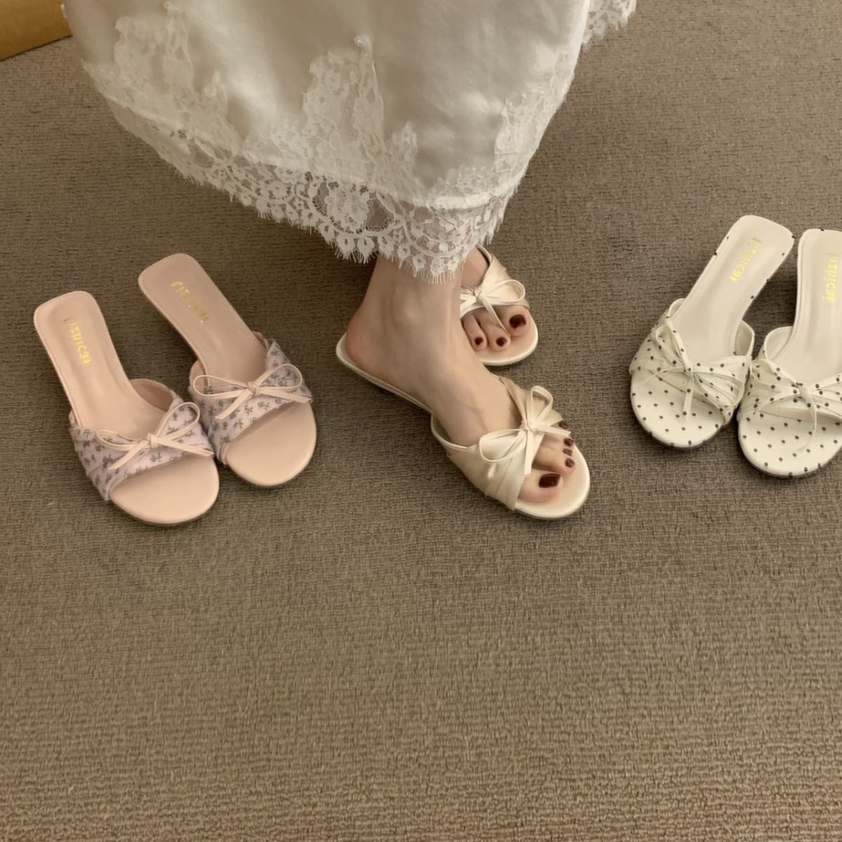 French Gentle Bow Wedge One-Band Slippers for Women Summer 2026 New Style, Chunky Heel for Dresses, Open Toe Slippers