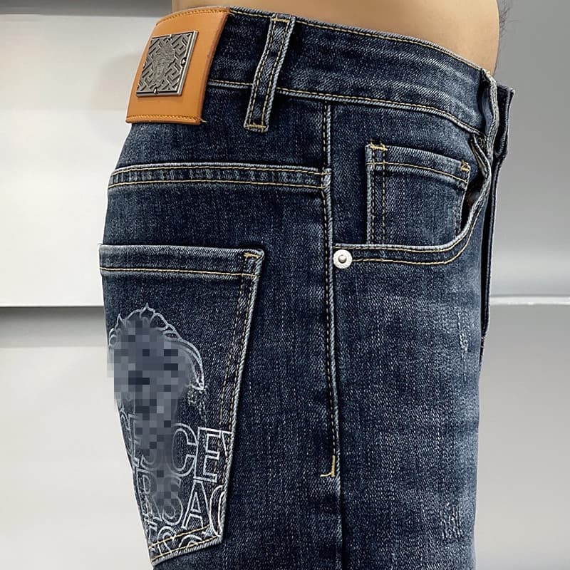 Guangzhou Xintang jeans for men, cotton stretch, Korean style, slim fit, high-end European quality men's wear, Medusa embroidery