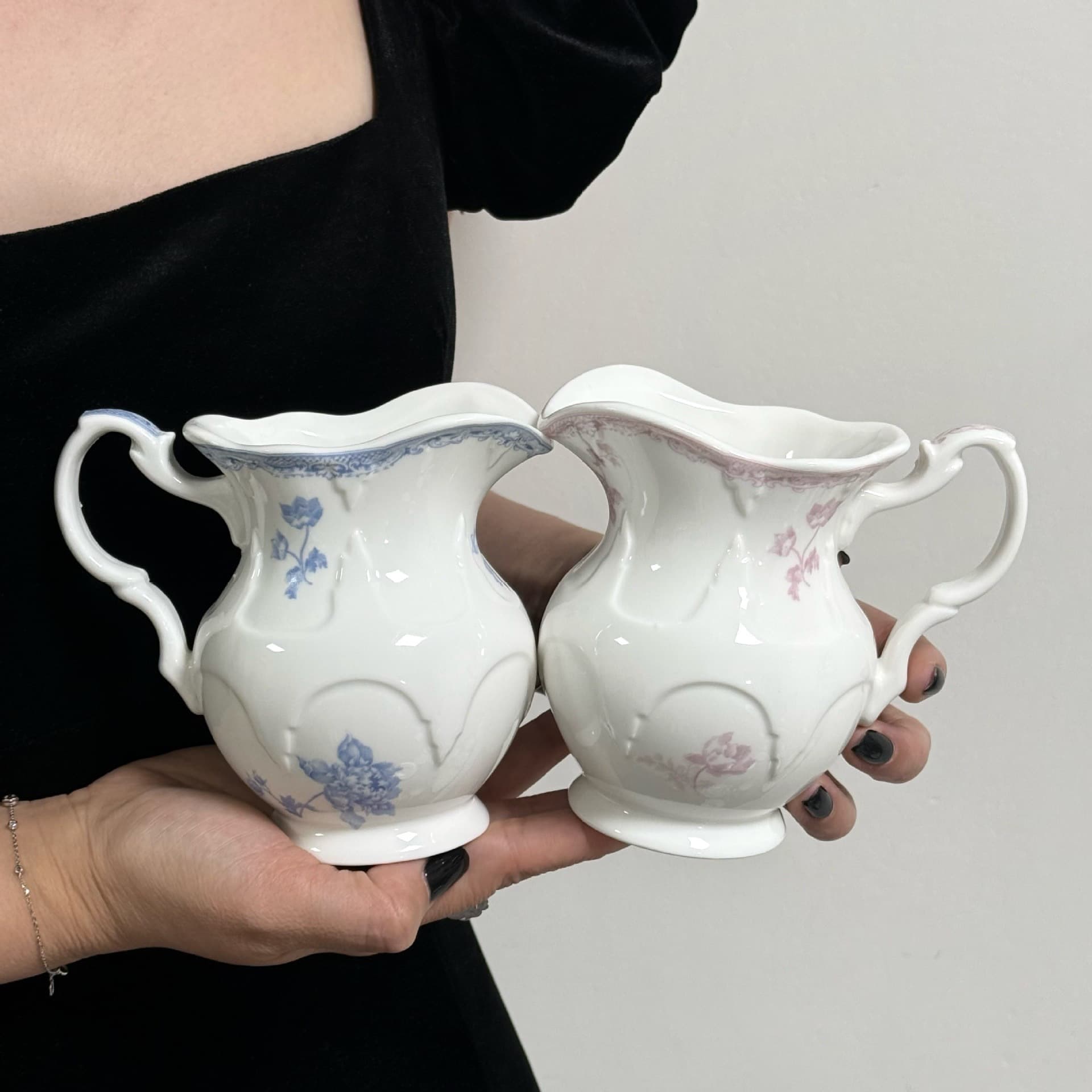 New Product French Medieval Ambience Floral Relief Ceramic Coffee Milk Pot Small Vase Storage Jar Household Wholesale