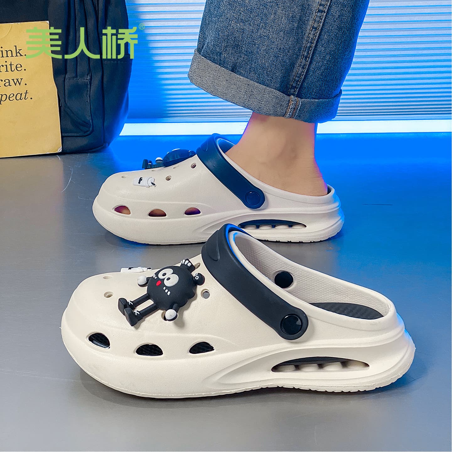Meirenqiao Sandals 2025 Summer Family Closed-Toe Beach Shoes Anti-Slip Wear-Resistant Outdoor Two-Way Soft Sole Perforated Shoes