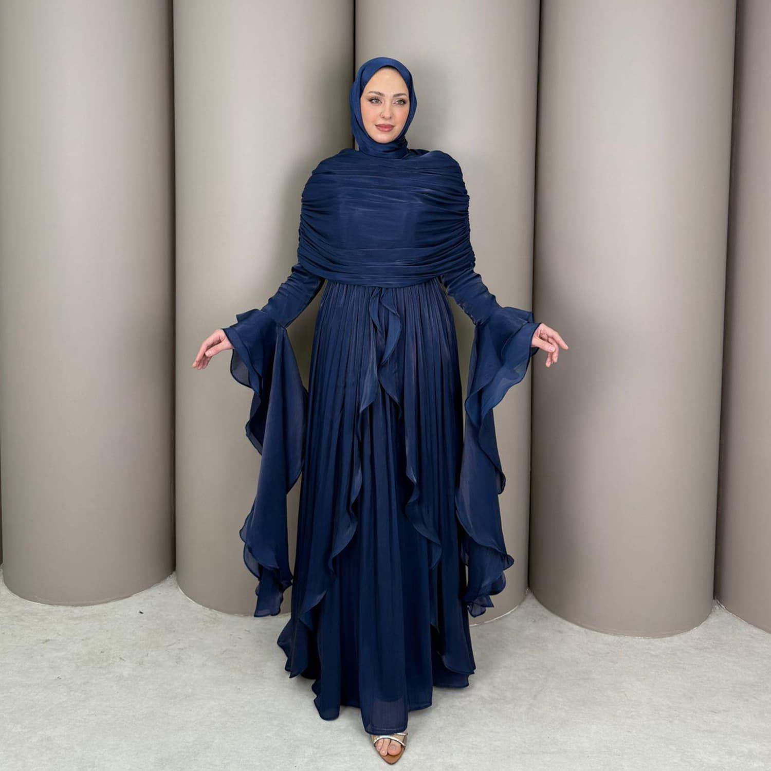Real shot, double-layer fabric dress with shoulder cape fitted waist 1169, no headscarf