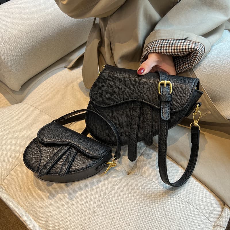 2024 New Crossbody Bag for Women, Simple Fashion Trendy Chanel Style Shoulder Bag, High-End Western Saddle Bag