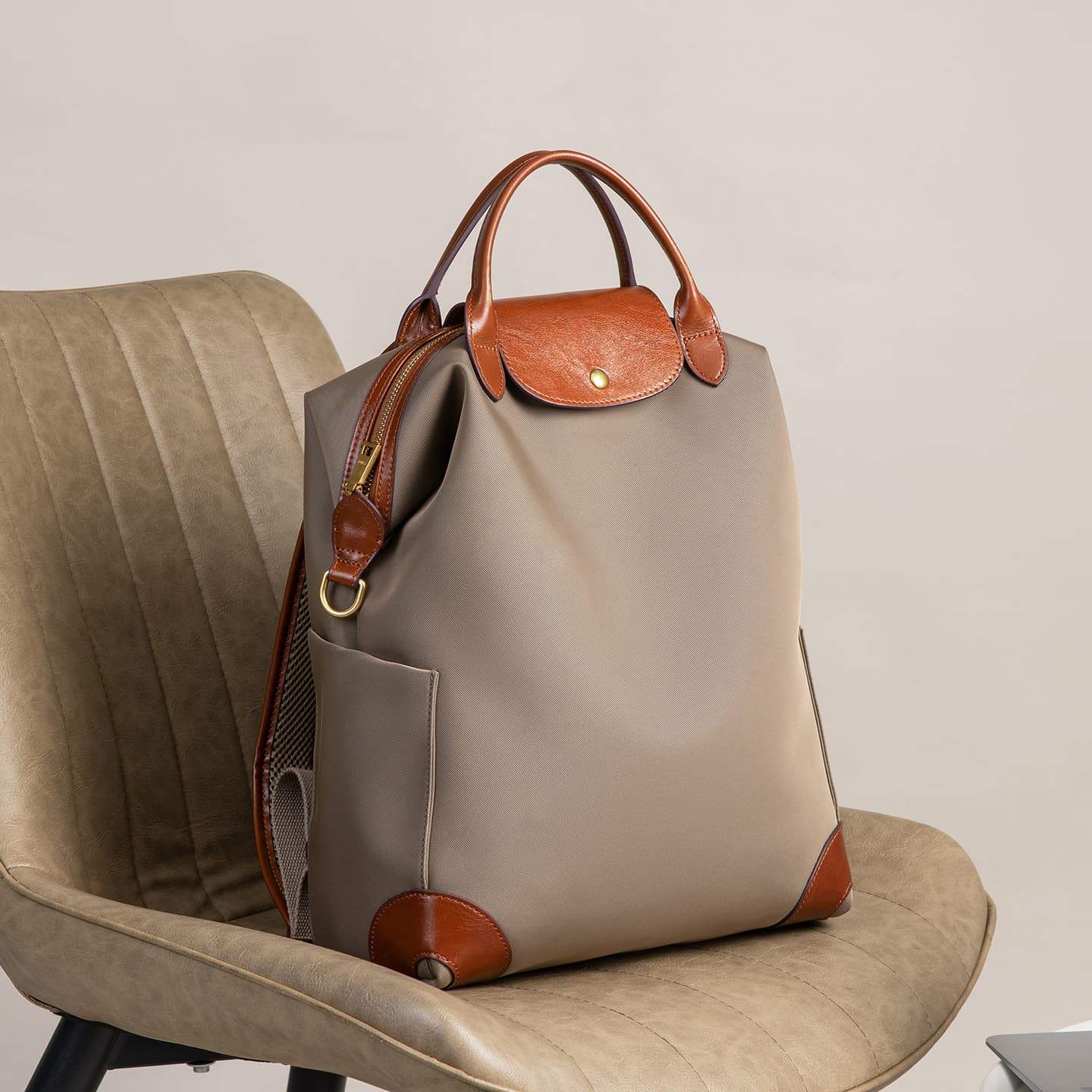 Fashionable and high-end backpack for women, daily versatile commuter computer backpack, travel lightweight large-capacity nylon backpack