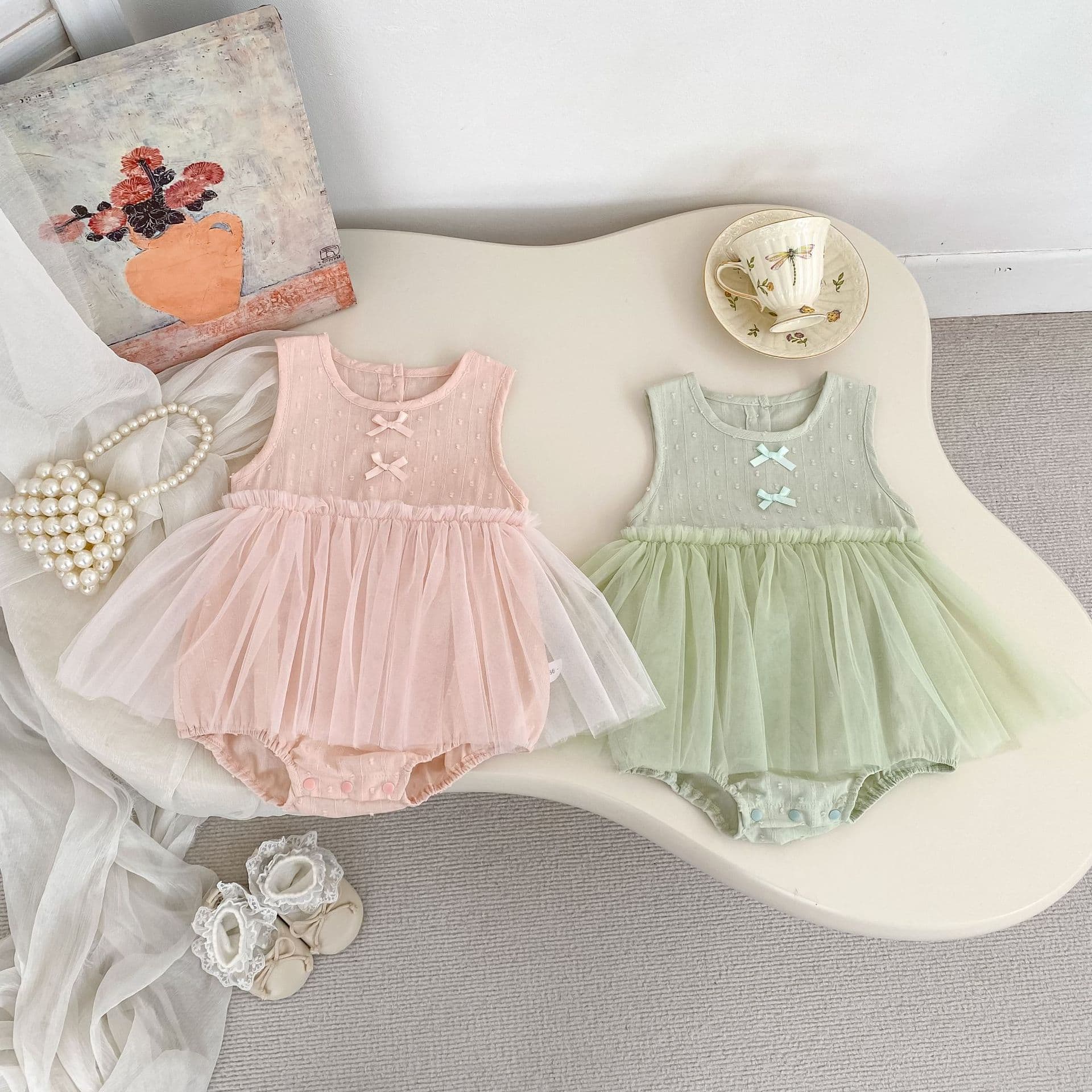 Summer baby girl mesh dress baby new sleeveless vest bag butt skirt western style princess skirt one-year-old crawl suit