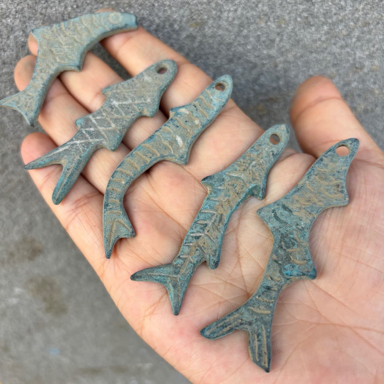 Wholesale of antique bronze coins, wholesale of antiques and miscellaneous antique fish-shaped coins, wholesale of bronze wares and miscellaneous items