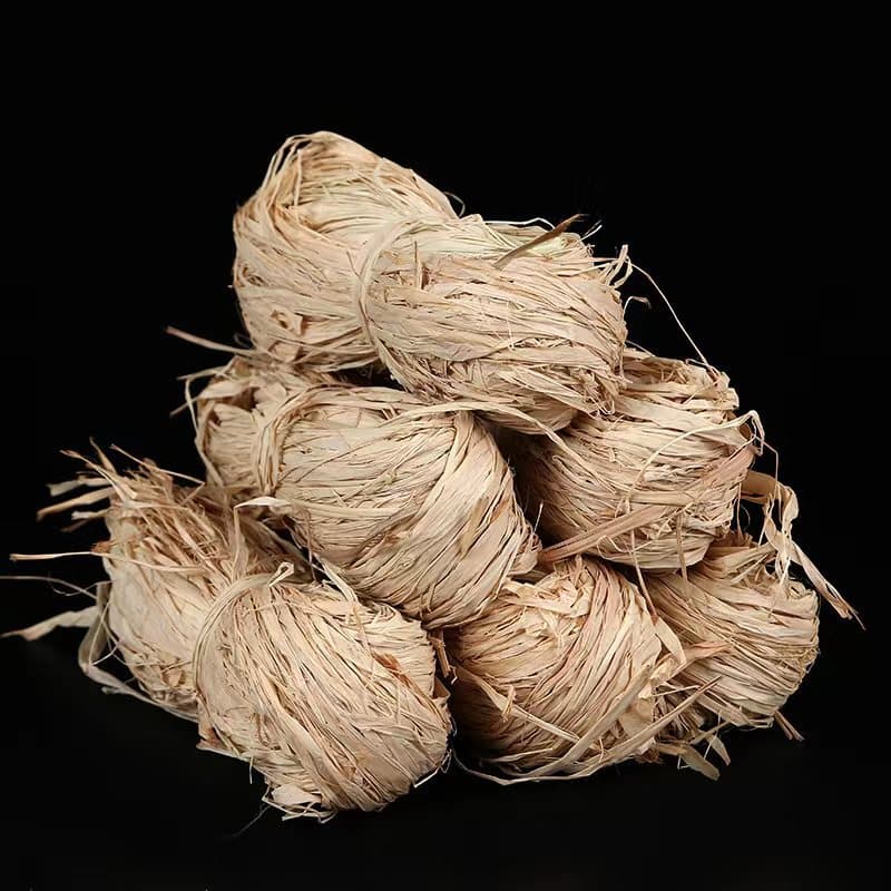 Manufacturer direct sale 50g natural wood color raffia grass bundle wine fruit gift box filler decorative grass in-stock wholesale