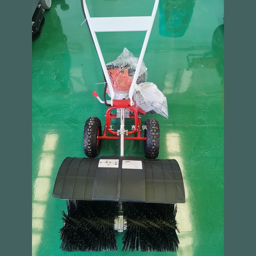 Small push-type lawn brusher, artificial turf grooming and sweeping, side-mounted portable snow sweeper