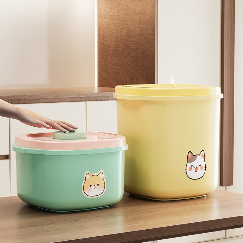 Negative Pressure Pet Food Storage Bucket for Cat and Dog Food, 10-Pound Moisture and Dust Proof Sealed Container