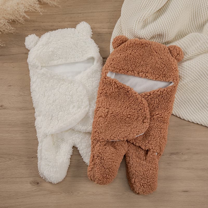 Baby Sleeping Bag with Lamb Fleece, Thickened Anti-Startle Swaddle Blanket for Newborns in Autumn and Winter