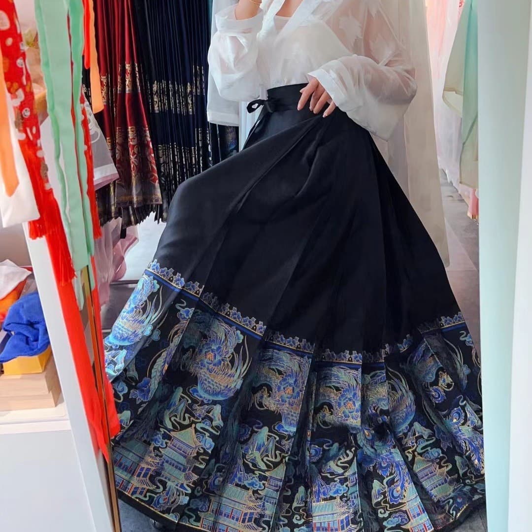 Vintage Zhuanghua, New Chinese-Style Improved Mamian Skirt, Heavy-Duty Iridescent Gold-Woven Mamian Skirt, National Style Hanfu for Women's Daily Commute