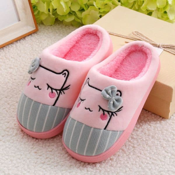Baby non-slip soft-soled cotton slippers, cute for boys and girls, suitable for home use, for older children, parent-child slippers, winter.