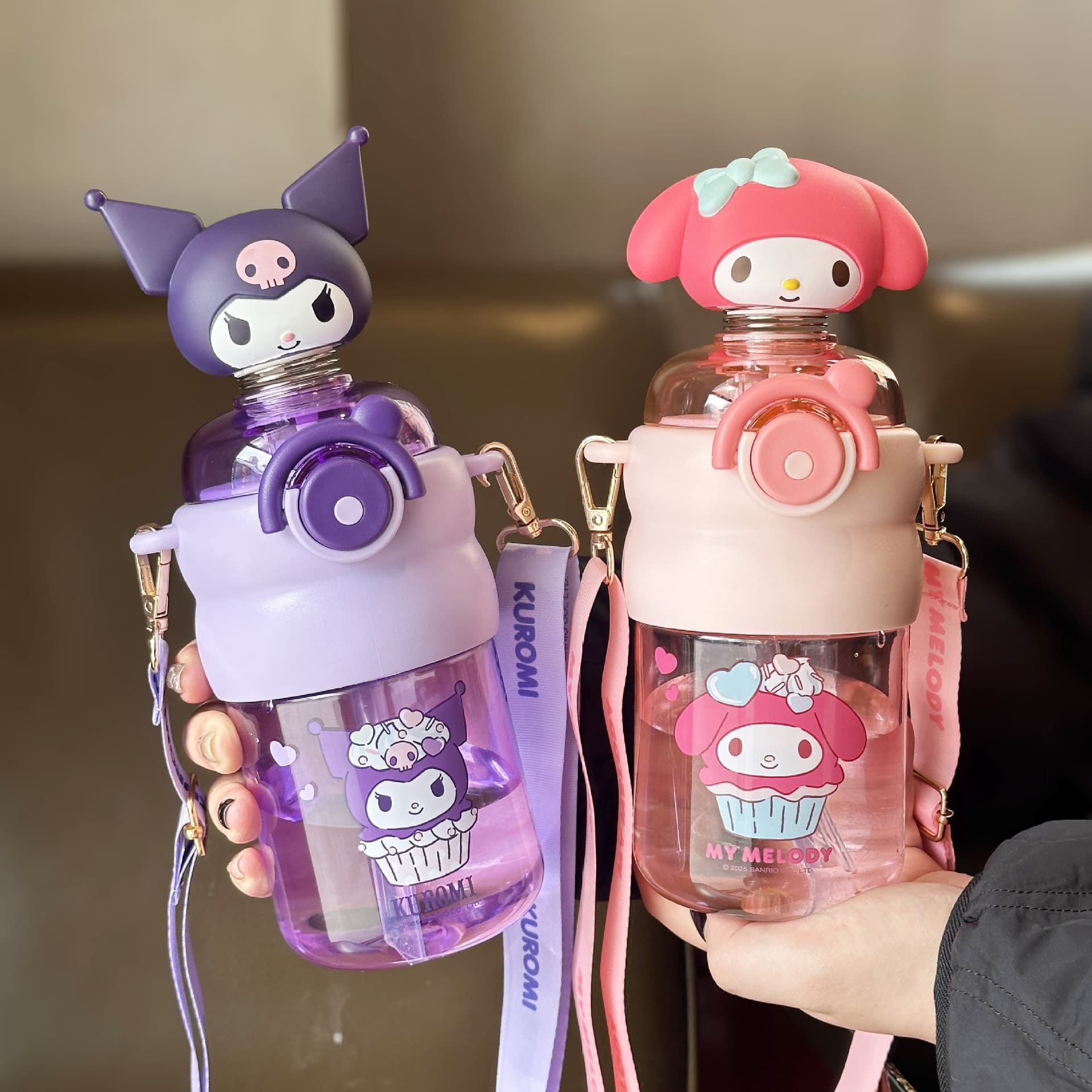 Kuromi Strawberry Bear bobble head doll space cup elementary school students go to school special portable strap cute straw cup