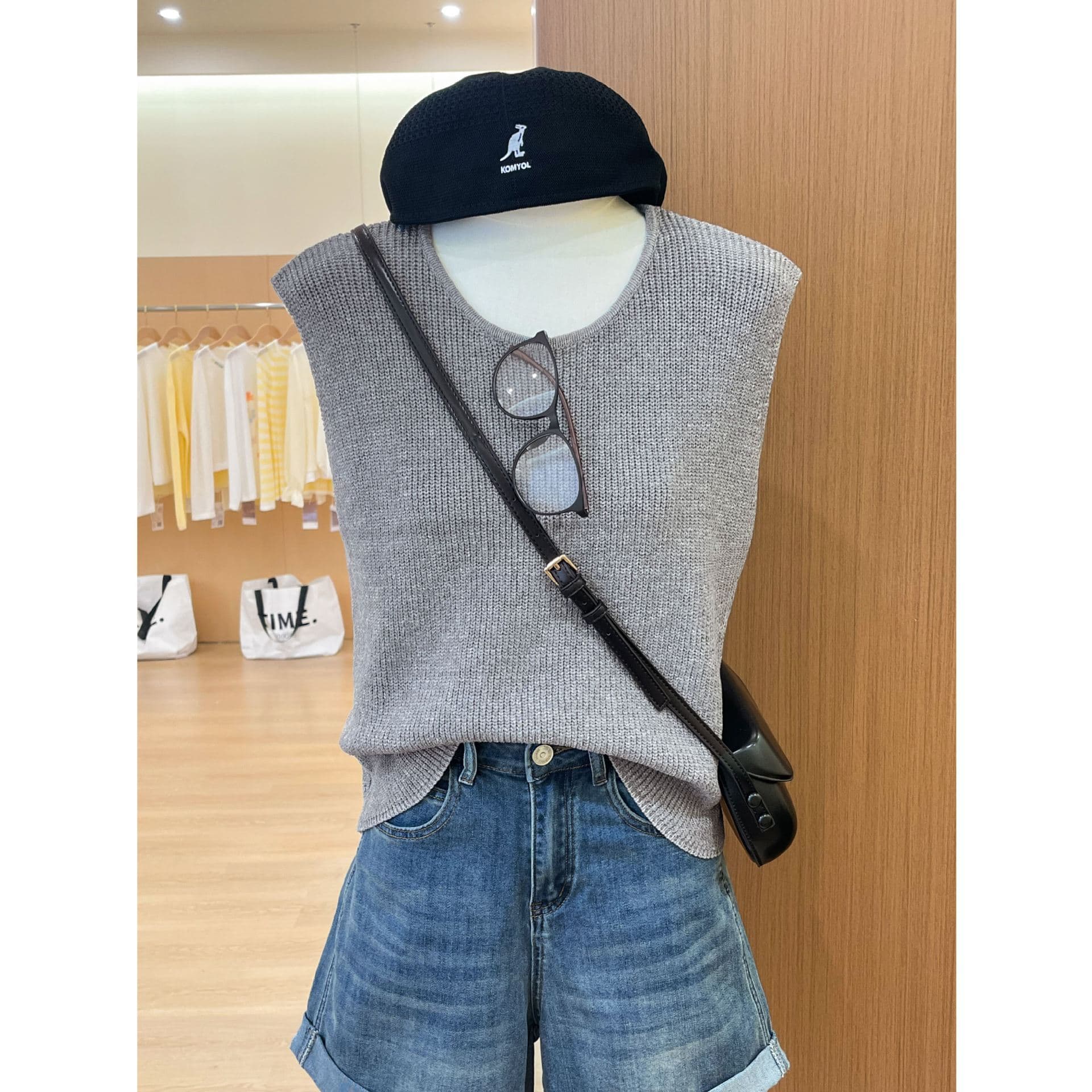 Sleeveless Split Knitted Ice Silk Stunning Small Top Stylish Unique Short Sleeve T Shirt for Women Summer 15871