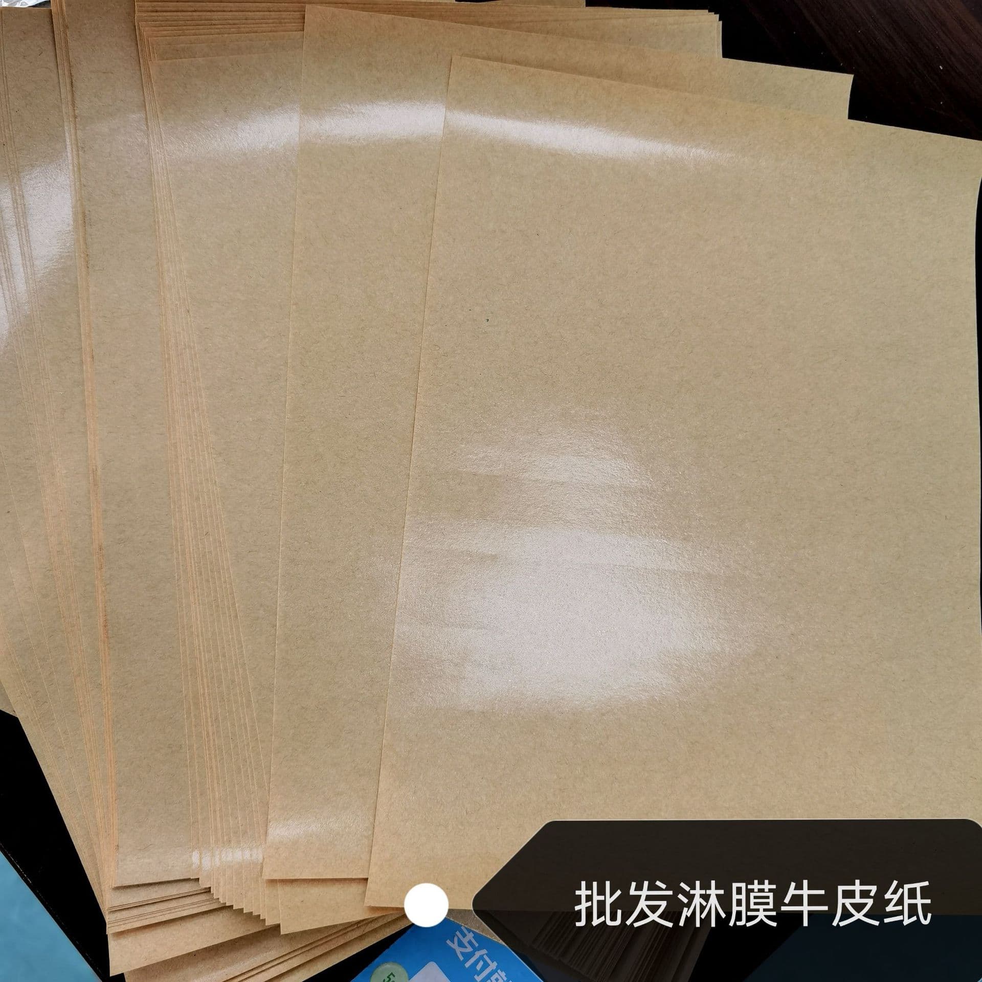 Manufacturer wholesales glossy coated paper, packaging paper, laminated paper, food coated kraft paper, PE coated paper, and various sizes.
