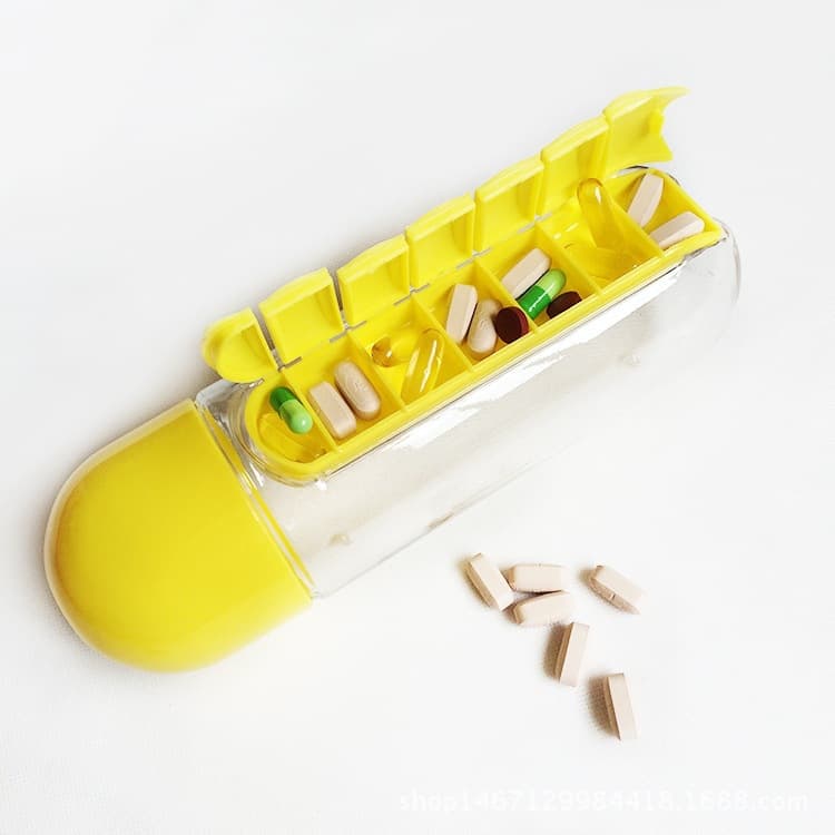 Creative 2-in-1 Water Bottle Pill Organizer, Outdoor Portable Water Bottle with Weekly Medication Compartments, Large Capacity Cup with Pill Box
