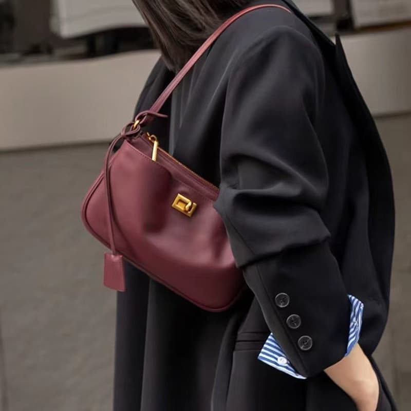 Top Grain Leather American Underarm Bag for Women 2025 New High-End Genuine Leather Lock Closure Small Square Bag Shoulder Crossbody Mini Bag
