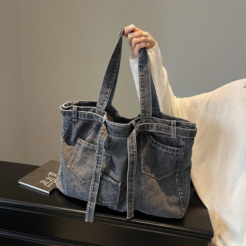 Women's shoulder tote bag, trendy and fashionable denim multi-pocket design shoulder bag, versatile college student backpack