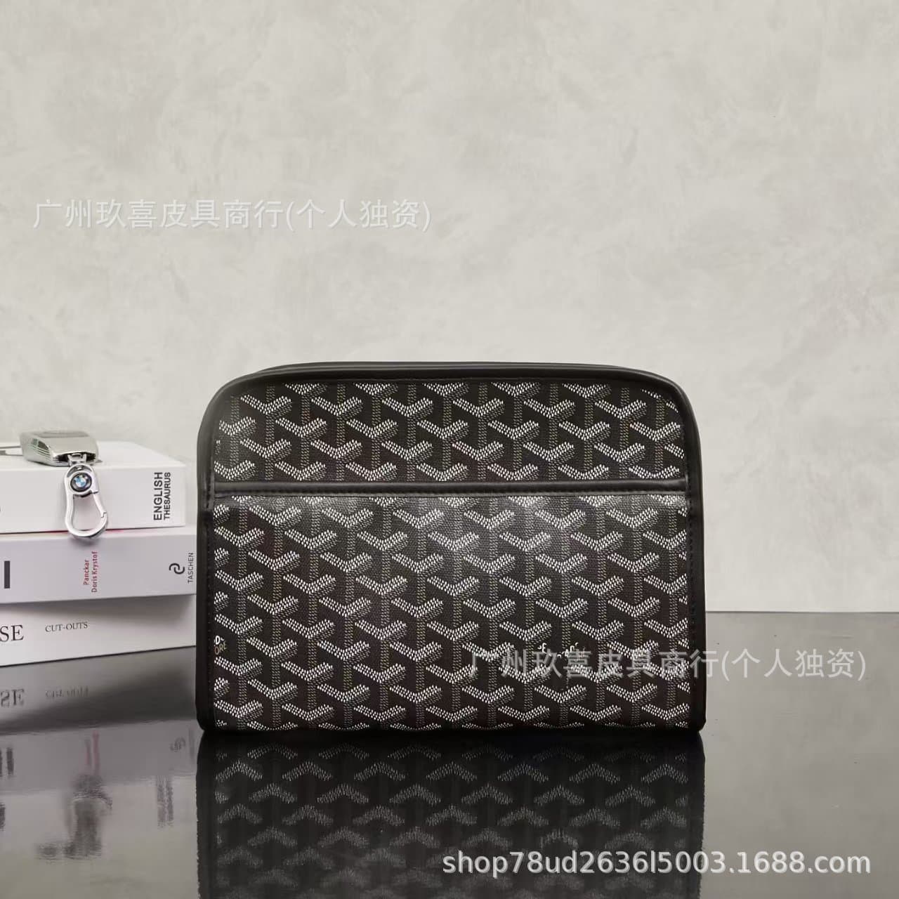 Classic Unisex Zip Cosmetic Bag - Fashionable Casual Wash Bag, Large Capacity Printed Design, Wholesale Stock for Export