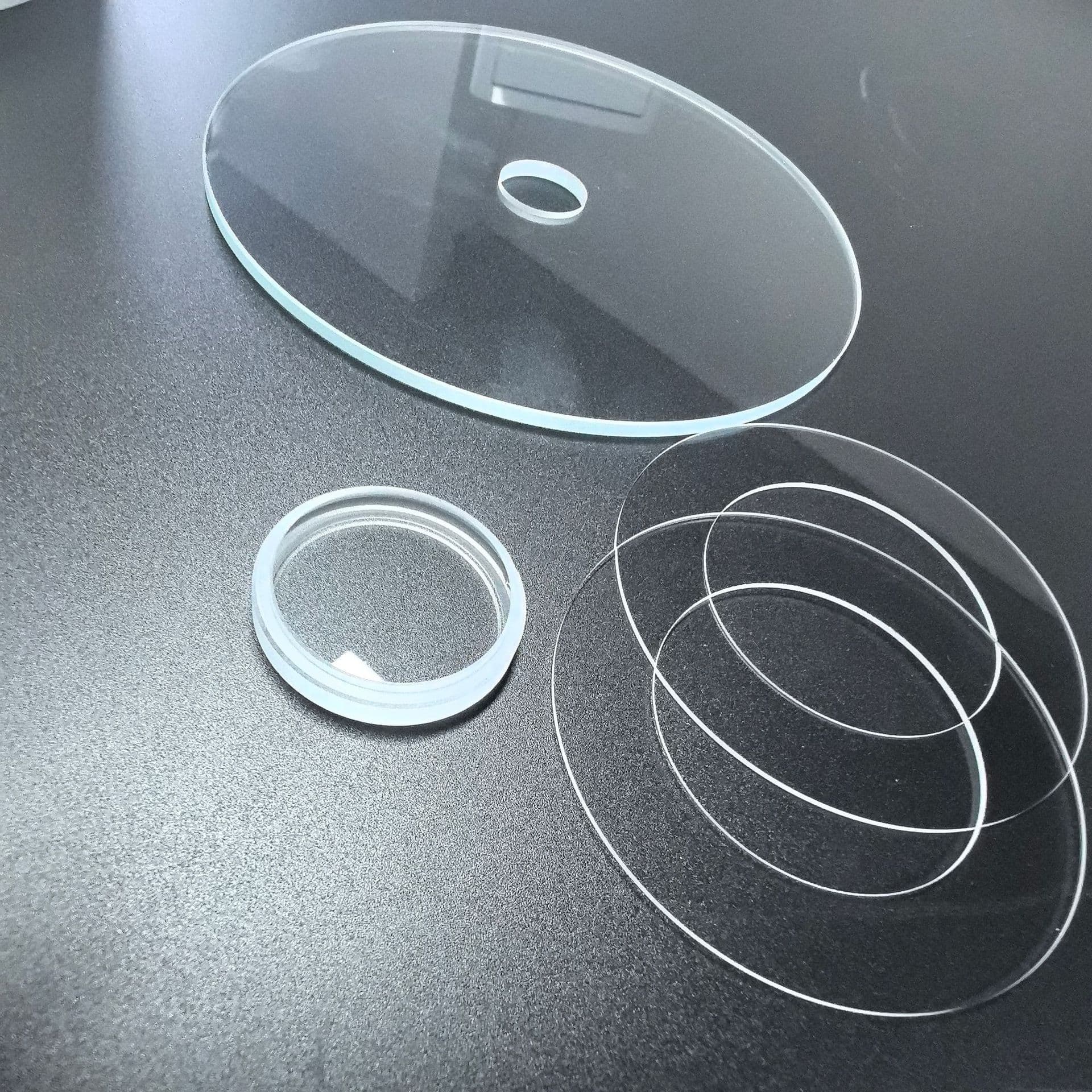 Custom Round Ultra-Clear Tempered Glass CNC Precision Engraved Drilled Glass Panel, 2.0mm Special-Shaped Glass Sheets