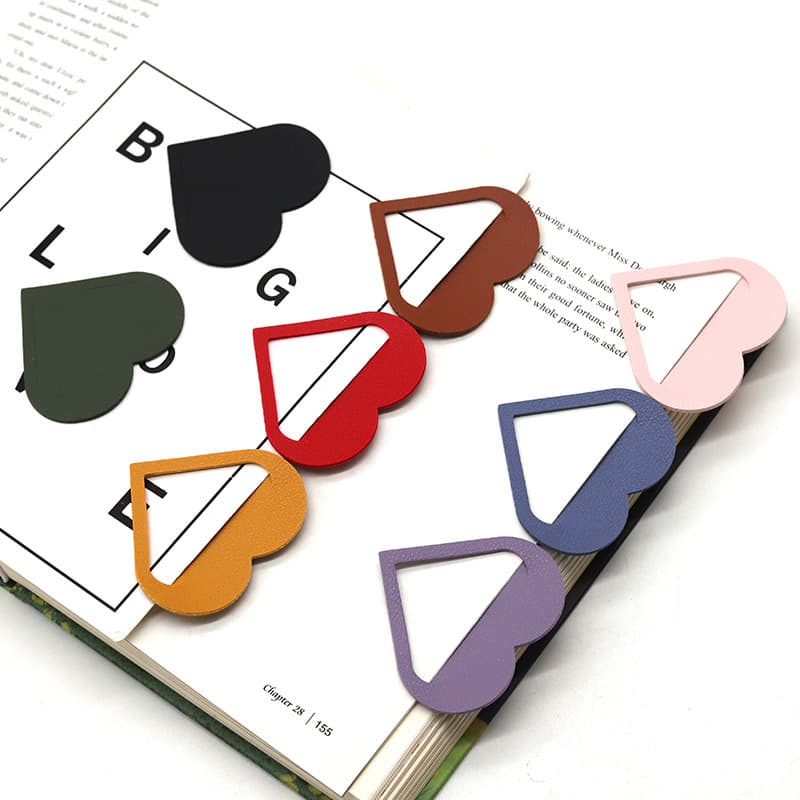 Cross-border Heart-shaped PU Leather Bookmark Wholesale Stock Leather Bookmark Love Bookmark Simple Bookmark Clip Custom Logo