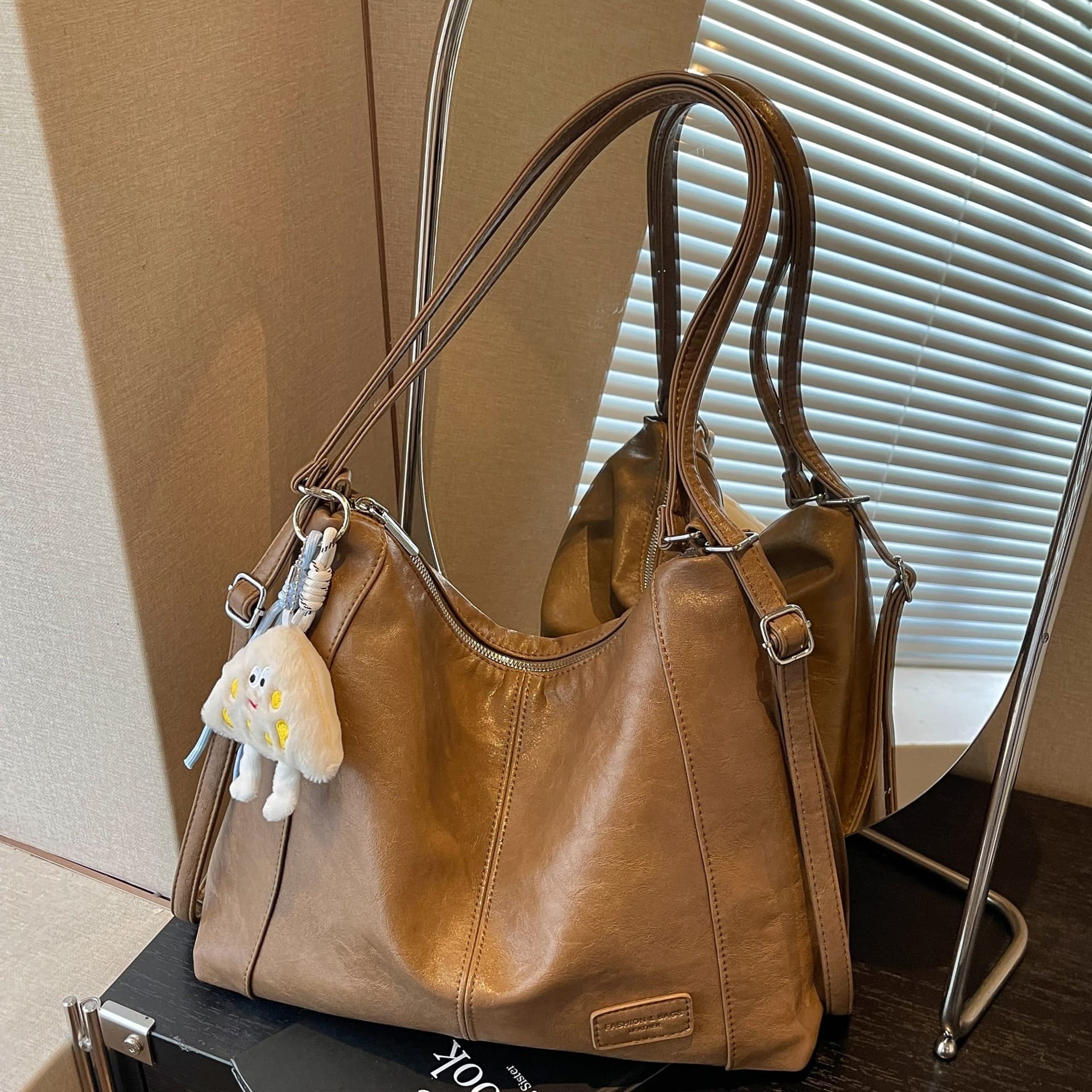 2026 Tote bag large bag new shoulder bag women's bag summer simple commuting fashion large capacity handbag