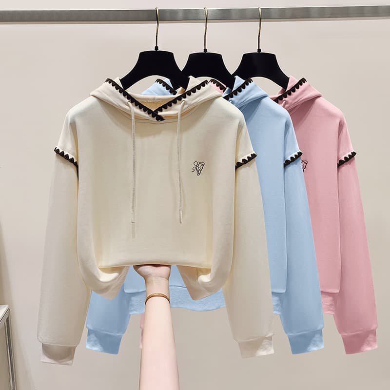 2024 autumn clothing Japanese college style hooded wavy edge age-reducing long-sleeved sweatshirt women's clothing wholesale