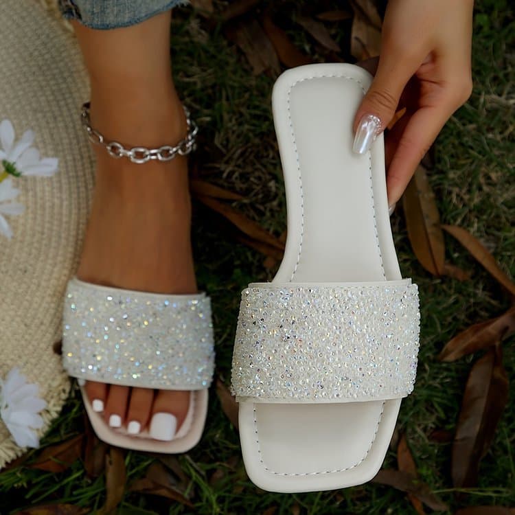 Women's Dress Sandals 2025 New Summer Outdoor Fashion Rhinestone Slippers French Style Chunky Heel Stunning Sandals