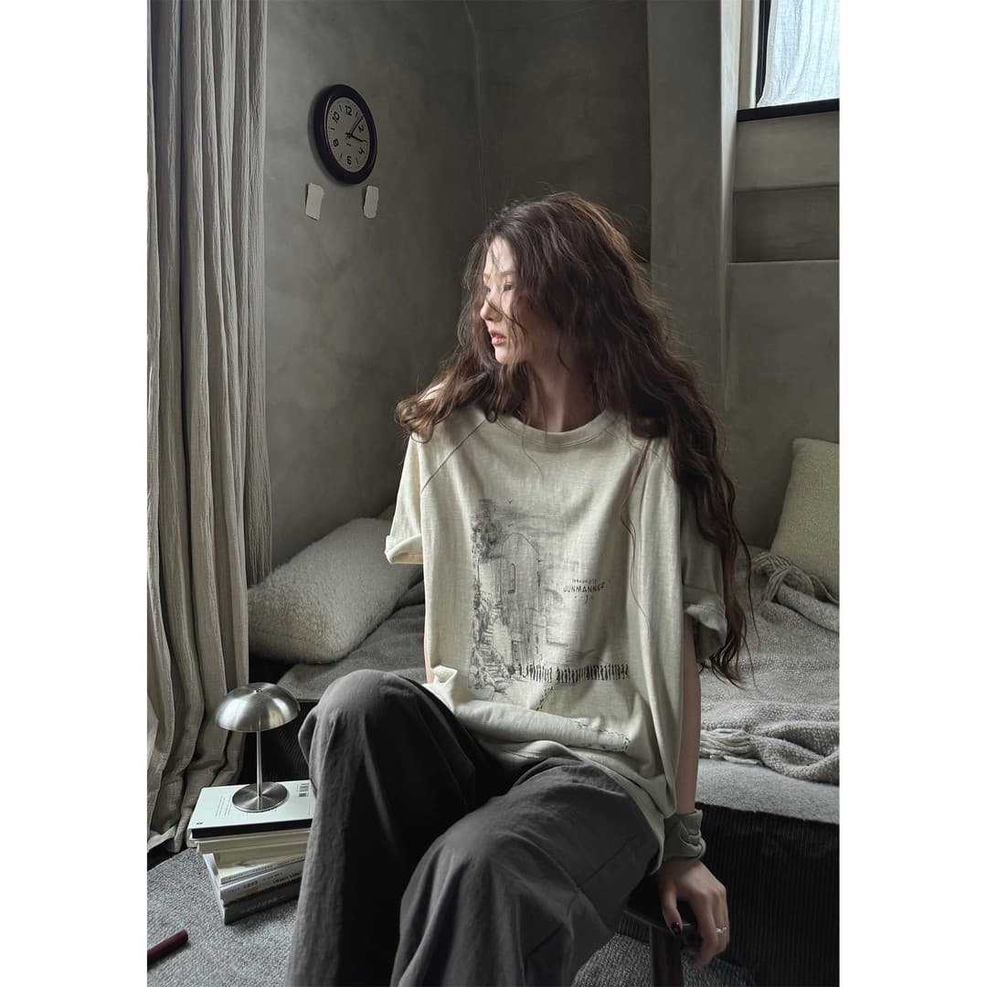 5113# JMWOMEN "Doukou Castle" Gray Hemp Apricot Charcoal Pencil Sketch Print Short-Sleeve T-Shirt, Loose and Relaxed Top