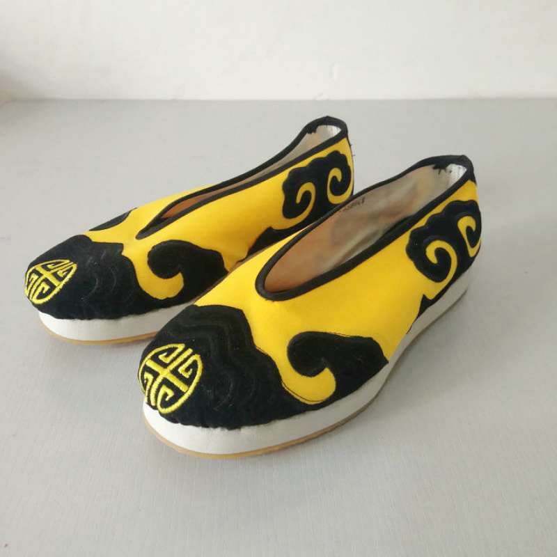 Embroidered Taoist Ritual Shoes, Yellow and Red High Merit Cloud Shoes for Taoist Priests