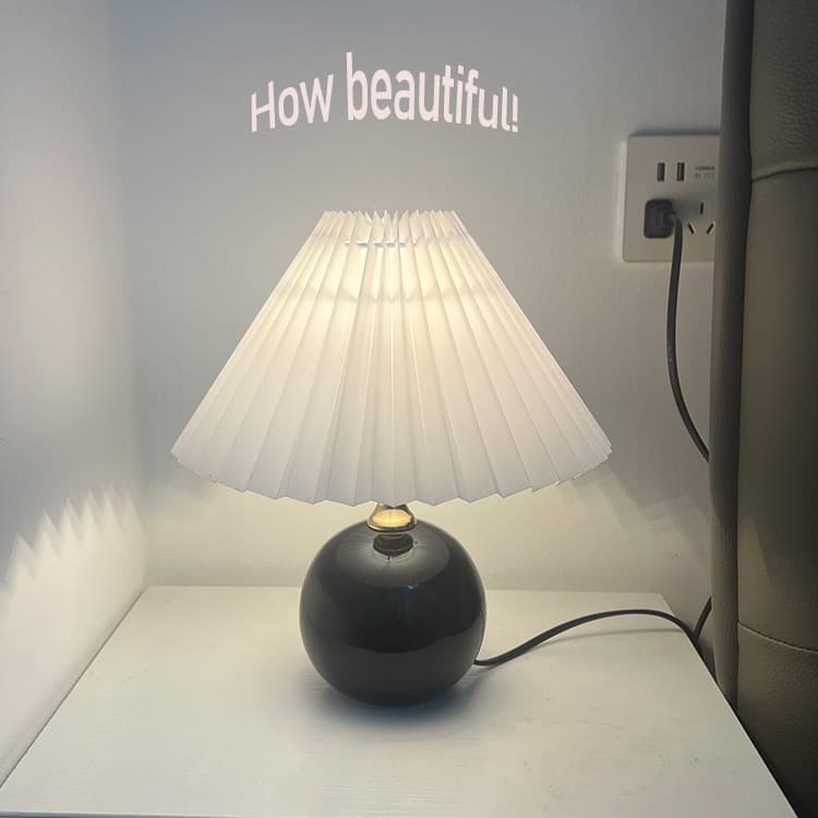 Nordic Ins Style Bedroom Nightstand Lamp, Internet Celebrity Lamp, Warm Nursing Night Light, High-End Ceramic Pleated Table Lamp