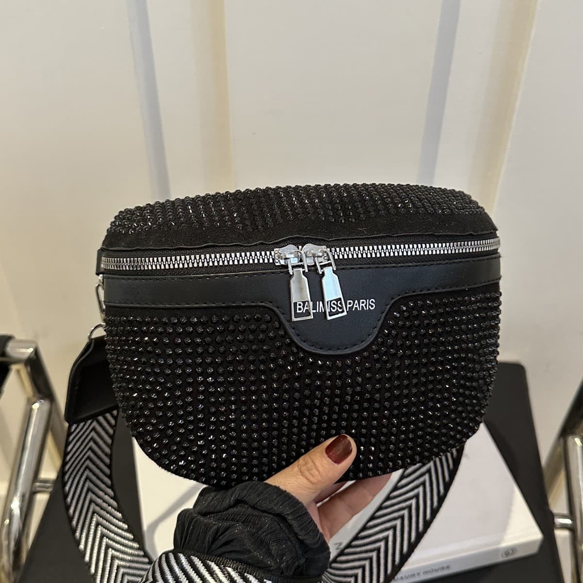 2024 new bags, simple and fashionable rhinestone shoulder bag, niche crossbody bag, saddle bag, trendy cross-border women's bag, diamond bag