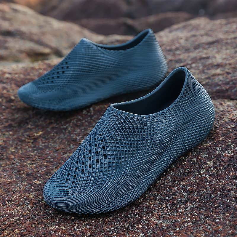 Men's Outdoor Summer New Thick-Soled Breathable Sea Driving Shoes Red Foot Skin-Sticking Non-Slip Beach Wading Shoes for Men