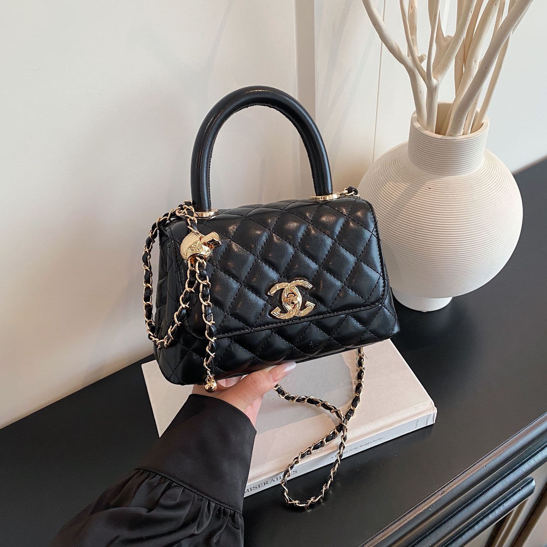 Cross-border Small Fragrance Style Diamond Quilted Shoulder Crossbody Bag, Niche Design Personalized Chain Light Luxury Chic Small Square Bag