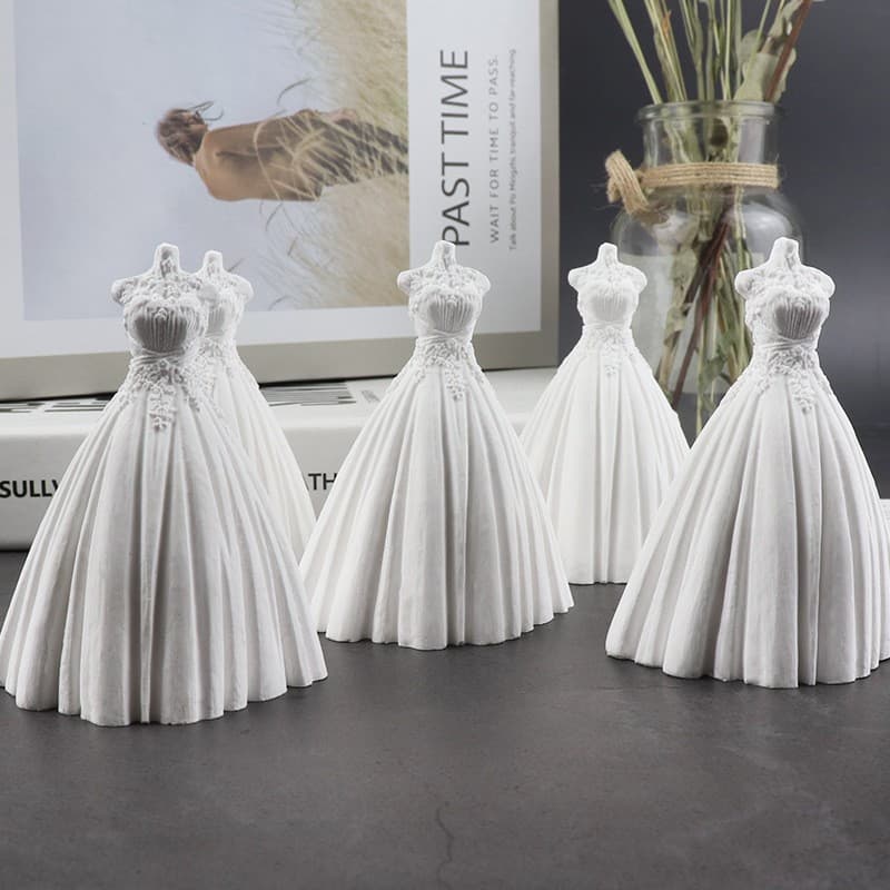 Love Messenger Bride Silicone Mold Simple Style Wedding Dress Aromatherapy Candle Mold Non-Deformable Easy Demolding