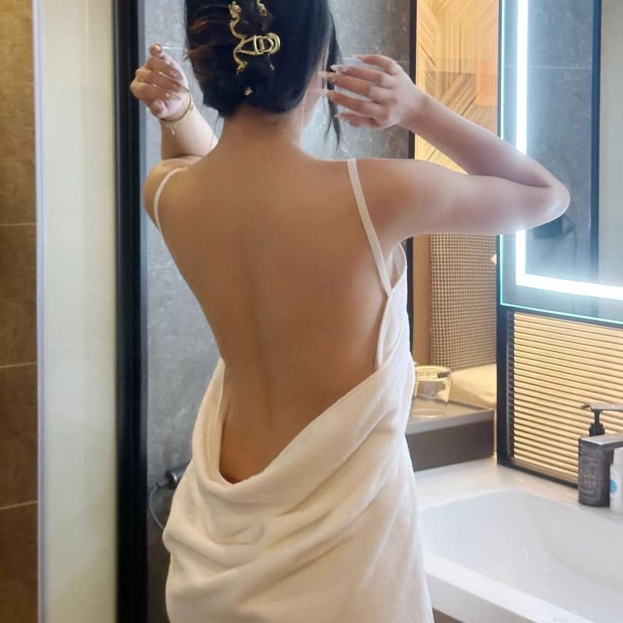 Wearable Bath Towel Cute Strap Bath Towel High-Fashion Barbie Sleepwear Backless Bath Towel Wholesale