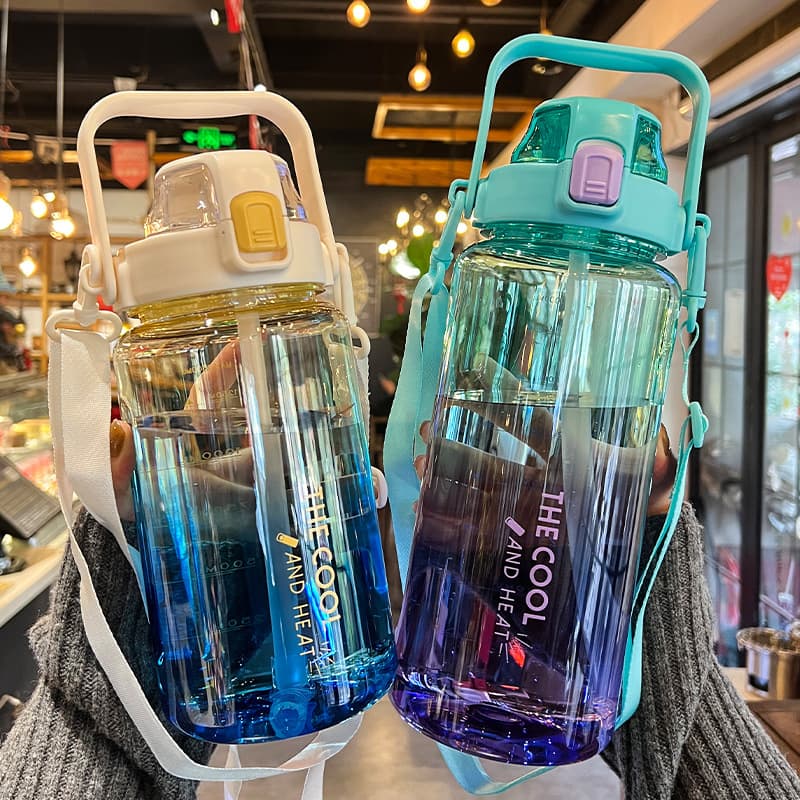 Large-capacity water cup for girls, good looks, high temperature resistance, plastic water bottle with straw, student outdoor sports fitness kettle