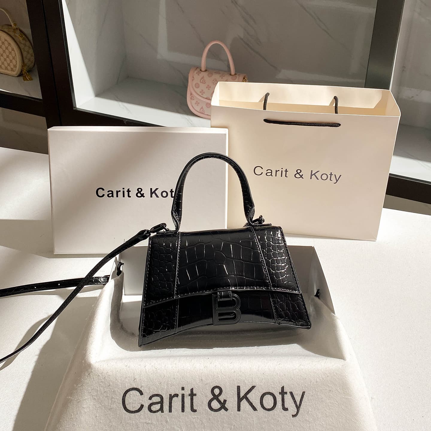 One piece drop-shipping high-end bag 2025 crocodile pattern hourglass bag autumn and winter versatile one-shoulder cross-body handbag wholesale