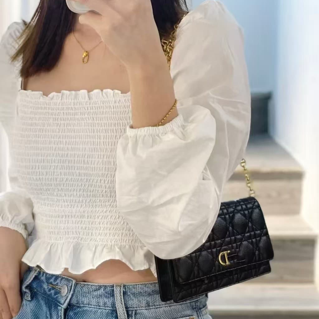 2026 new spring and summer D family clutch bag, simple crossbody bag, chain handbag shoulder strap, daily matching, fashionable French style