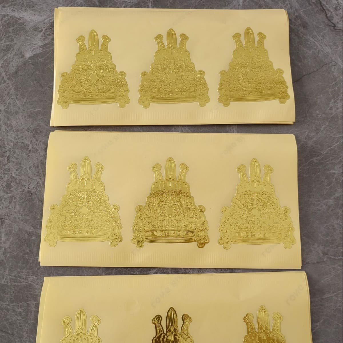 Manufacturer customized desk calendar hot stamping packaging self-adhesive label silk screen PVC nameplate UV printing crystal LOGO sticker