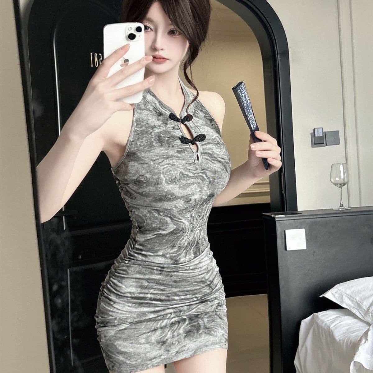 New Chinese Style Retro Sleeveless Halter Backless Design with Frog Buttons, Waist-Hugging Bodycon Nightclub Cheongsam Dress