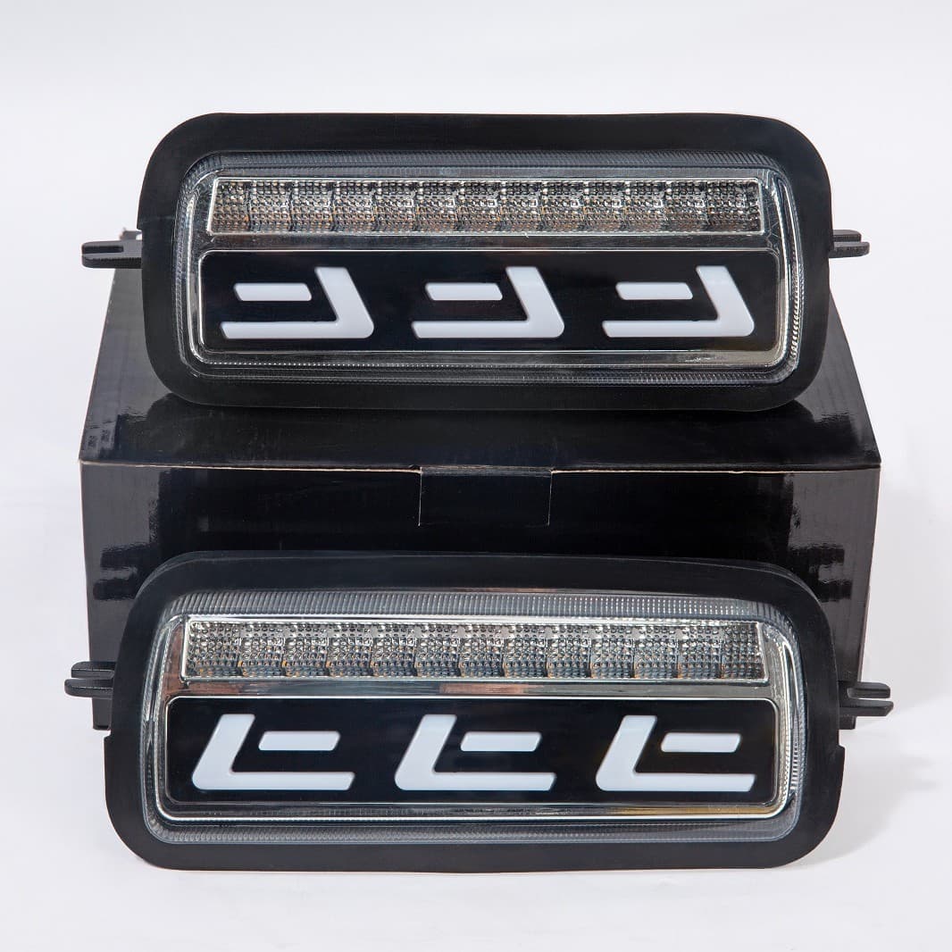 Suitable for Lada Niva Turn Signal Lamp 4X4 1995- LED DRL Lamp Car Headlight Wholesale