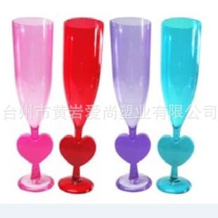 USA Hot Sale - Exported to Europe, Various Styles of Food-Grade Fine Plastic Valentine's Heart-Shaped Stemmed Wine Glass