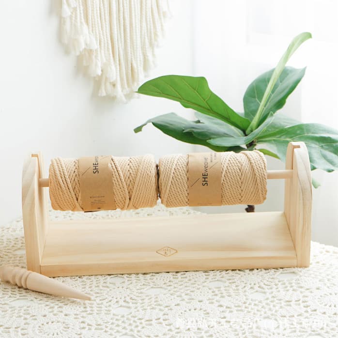 Wooden Crochet Yarn Holder with Horizontal Rotating Spool Dispenser and Scissors Holder, Desktop Yarn Spool Rack