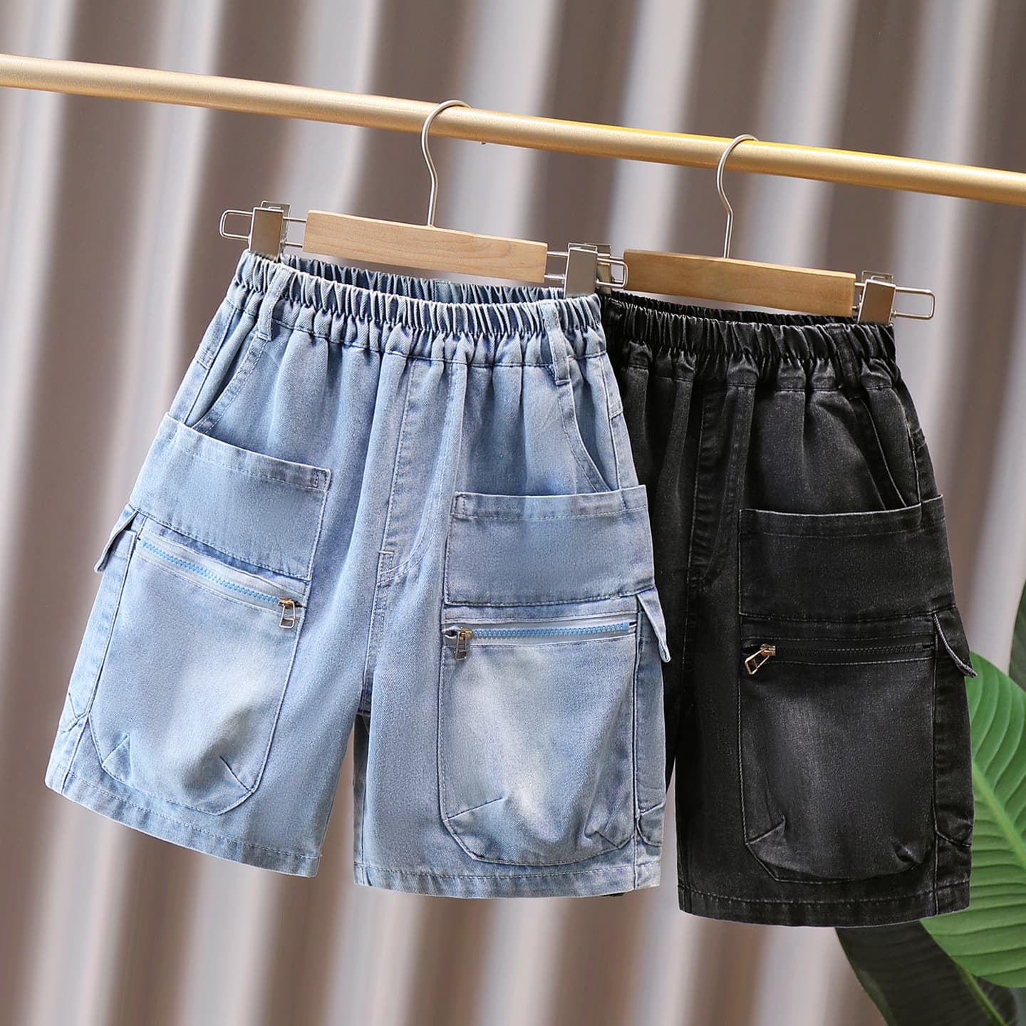 Boys' Tencel denim shorts summer 2026 new children's mid-pants medium-sized boys' workwear five-quarter pants blue and black